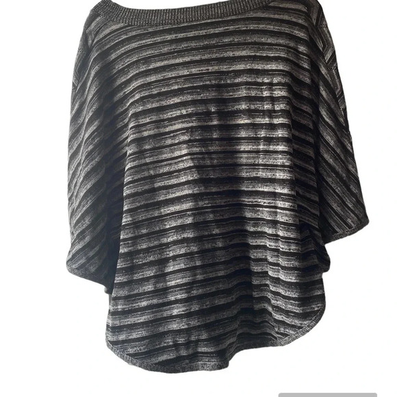AB Studio Black, White and Gray Cape size Medium - Picture 3 of 8